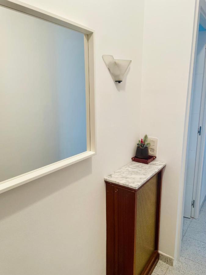 Barca 1 Apartment ซานต์อาเตรียเดเบซอซ ภายนอก รูปภาพ
