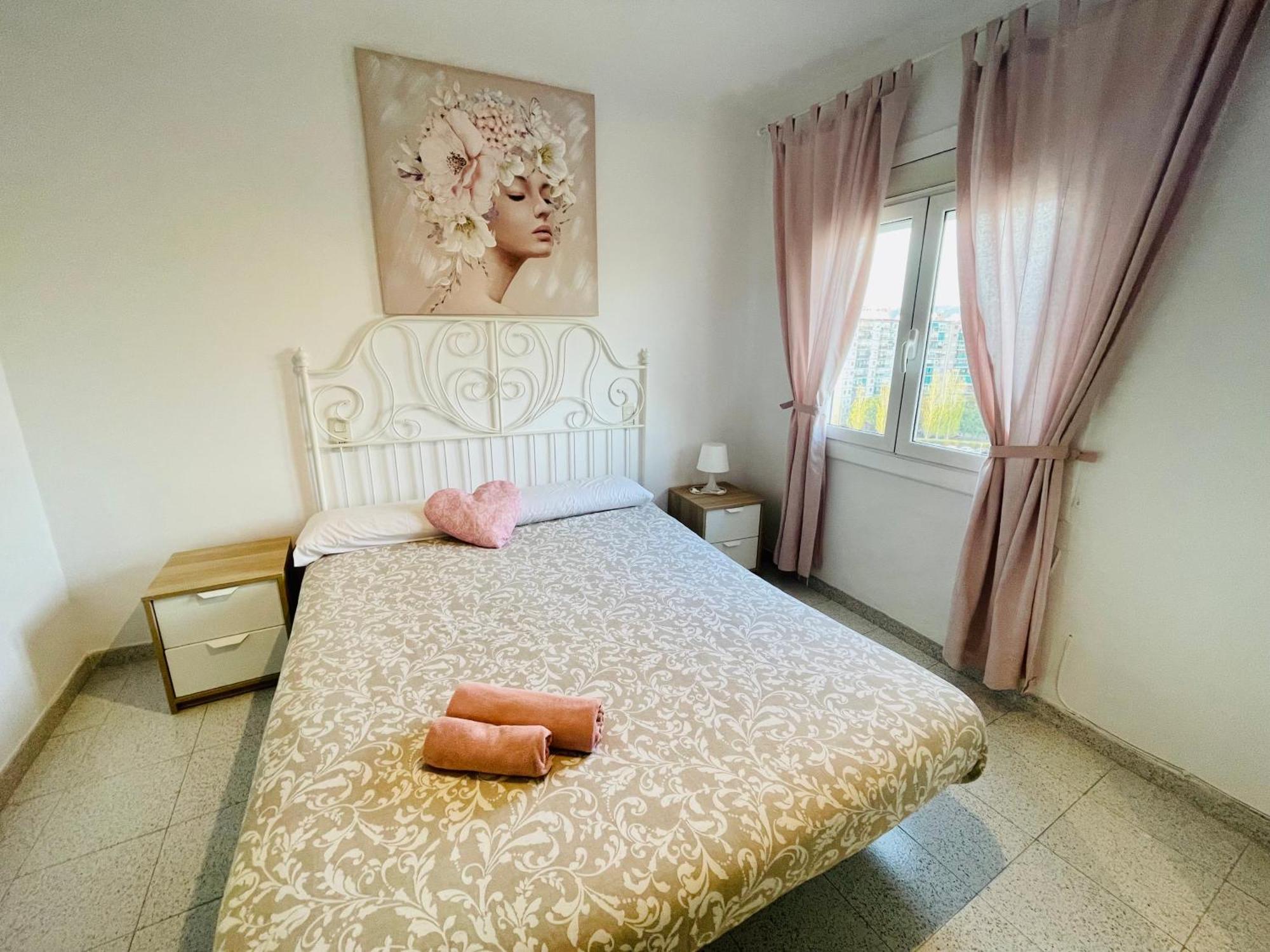 Barca 1 Apartment ซานต์อาเตรียเดเบซอซ ภายนอก รูปภาพ